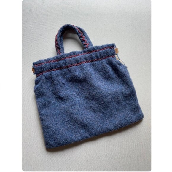Vintage Handknit Sailboat Handbag | Embroidered Nautical Wool Purse - Picture 4 of 6